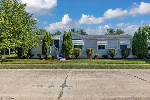 8 Schuberts Aly, Olmsted Twp, OH 44138