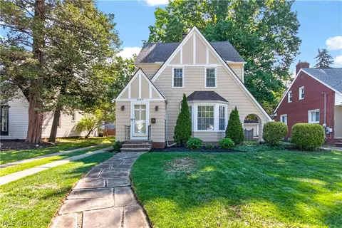 2649 Lakeview Ave, Rocky River, OH 44116