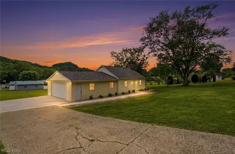 1420 Dietz Ln, Zanesville, OH 43701