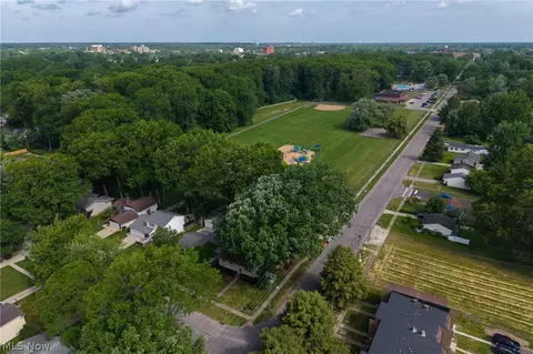 View/Area - 466 Colgate Ave, Elyria, OH 44035 photo 1 of 2