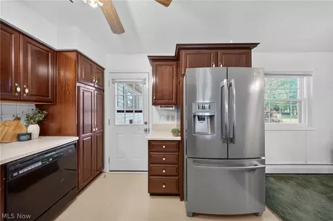 Kitchen - 466 Colgate Ave, Elyria, OH 44035 photo 1 of 3