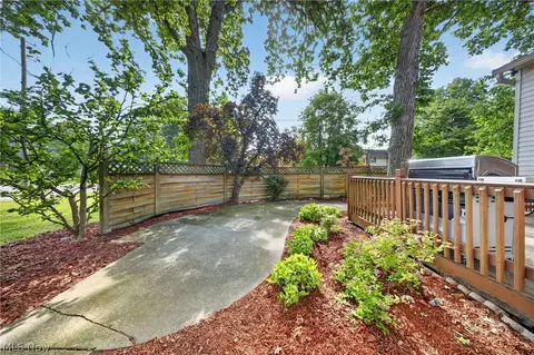 Exterior - 466 Colgate Ave, Elyria, OH 44035 photo 3 of 6