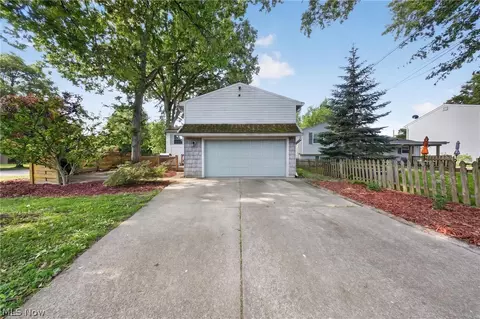 Exterior - 466 Colgate Ave, Elyria, OH 44035 photo 6 of 6