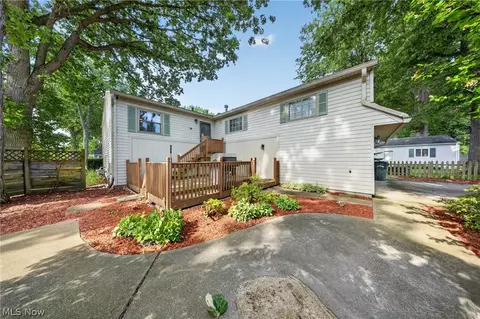 Exterior - 466 Colgate Ave, Elyria, OH 44035 photo 4 of 6