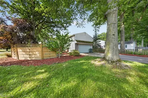 Exterior - 466 Colgate Ave, Elyria, OH 44035 photo 5 of 6