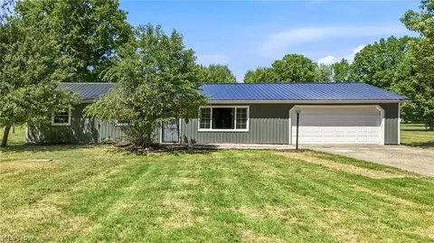 5423 Thompson Clark Rd, Bristolville, OH 44402