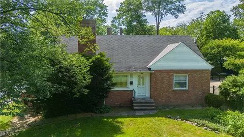 2140 Lamberton Rd, Cleveland Heights, OH 44118