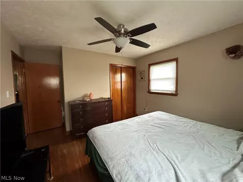 Bedroom - 61900 Fairview Rd, Barnesville, OH 43713 photo 2 of 4