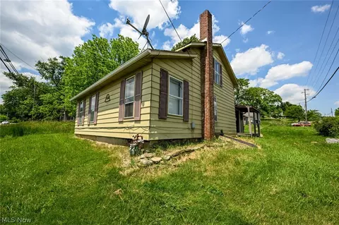 893 Norton Ave, Barberton, OH 44203