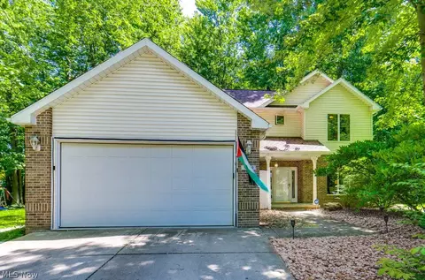 5209 Orchard Ln, North Ridgeville, OH 44039