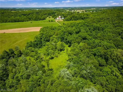 12929 Pleasant Valley Rd, Utica, OH 43080