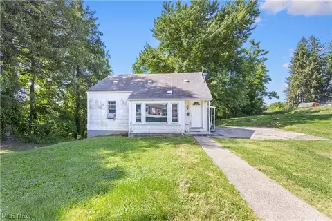 1402 E Wheeling Ave, Cambridge, OH 43725