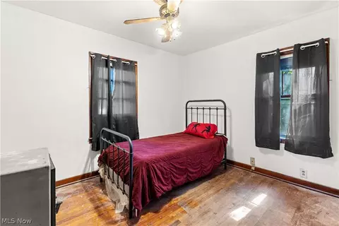 Bedroom - 1402 E Wheeling Ave, Cambridge, OH 43725 photo 2 of 3