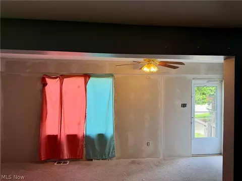 Living - 85 Homestead Dr, Boardman, OH 44512 photo 5 of 5