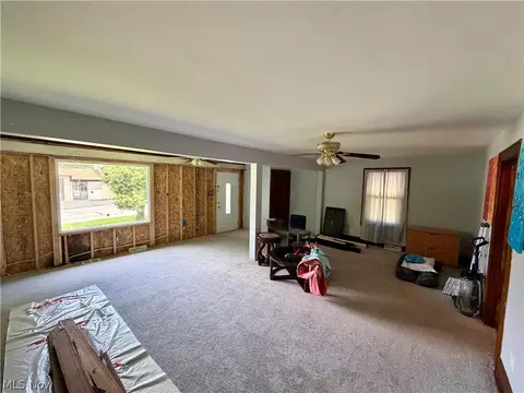 Living - 85 Homestead Dr, Boardman, OH 44512 photo 4 of 5