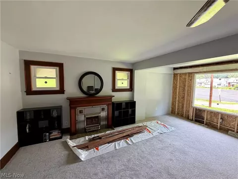 Living - 85 Homestead Dr, Boardman, OH 44512 photo 2 of 5