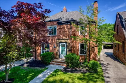 1913 Staunton Rd, Cleveland Heights, OH 44118