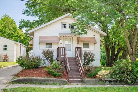 688 Kipling St, Akron, OH 44306 photo 2