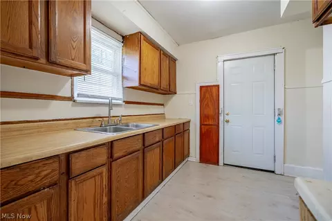688 Kipling St, Akron, OH 44306 photo 18