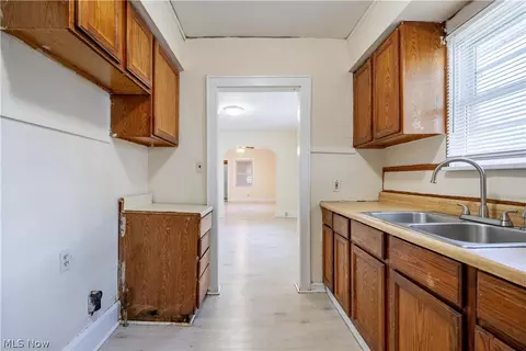 688 Kipling St, Akron, OH 44306 photo 16