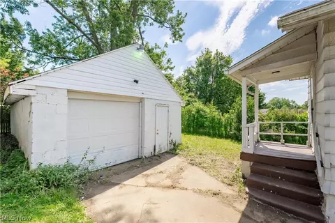 688 Kipling St, Akron, OH 44306 photo 8