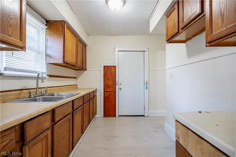 688 Kipling St, Akron, OH 44306 photo 19