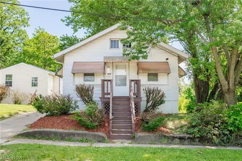 688 Kipling St, Akron, OH 44306 photo 3