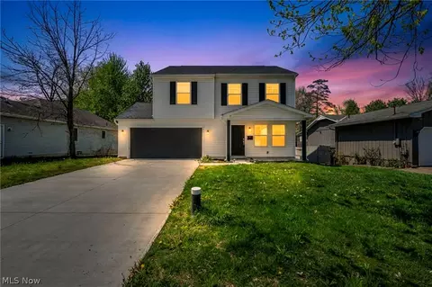 189 Alexander Dr, Elyria, OH 44035