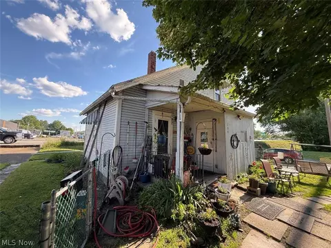 Exterior - 104 Chestnut St, Coshocton, OH 43812 photo 1 of 9