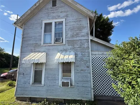 Exterior - 104 Chestnut St, Coshocton, OH 43812 photo 3 of 9