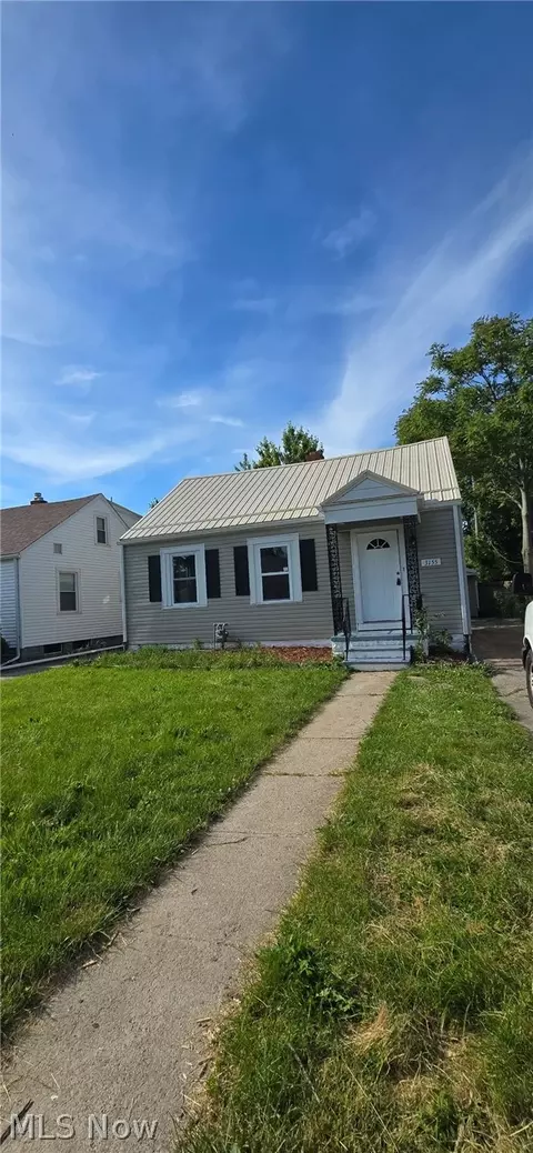 3155 Mckinley St, Lorain, OH 44052