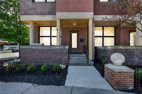 11901 Detroit Ave, Lakewood, OH 44107