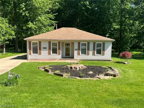 2077 King Dr, Stow, OH 44224