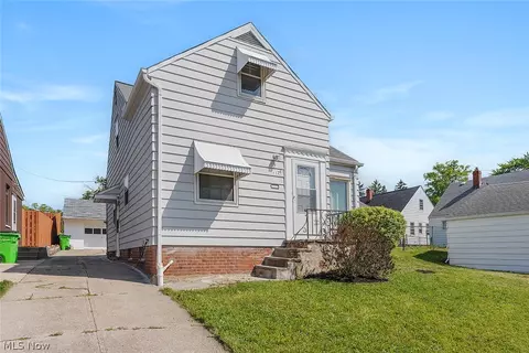 11301 Mountview Ave, Garfield Heights, OH 44125