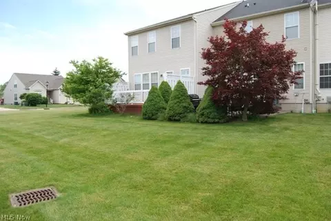 Exterior - 105 Limestone Ct, Berea, OH 44017 photo 5 of 6
