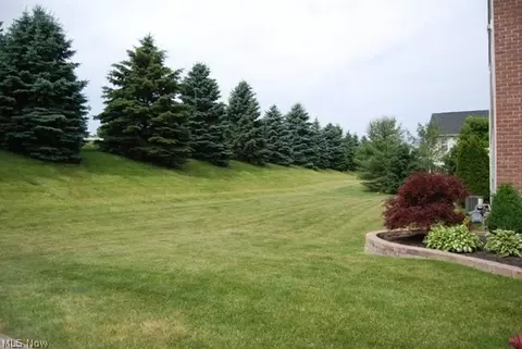 Exterior - 105 Limestone Ct, Berea, OH 44017 photo 2 of 6