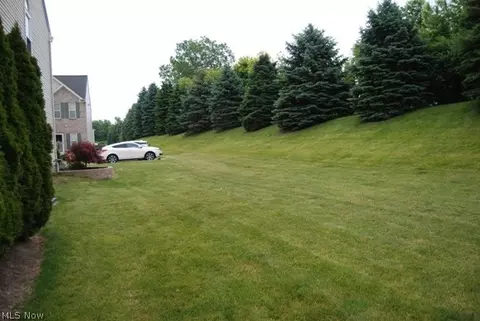 Exterior - 105 Limestone Ct, Berea, OH 44017 photo 3 of 6