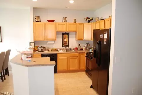 Kitchen - 105 Limestone Ct, Berea, OH 44017 photo 2 of 2