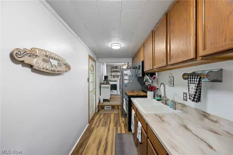Entry Way - 18464 5th St, Beloit, OH 44609 photo 3 of 4