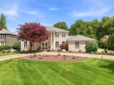 3782 Sperone Dr, Canfield, OH 44406