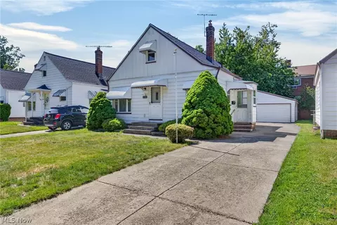 23660 Colbourne Rd, Euclid, OH 44123
