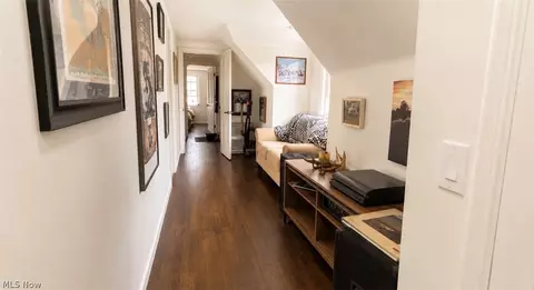 Entry Way - 38155 Aurora Rd, Solon, OH 44139 photo 4 of 4