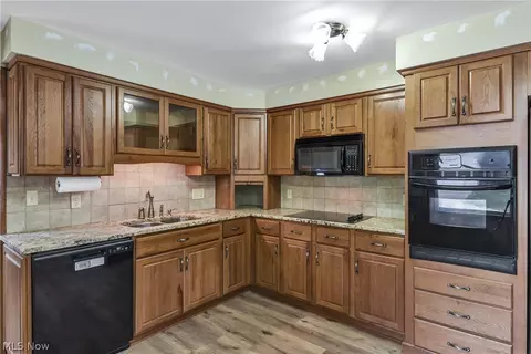 Kitchen - 301 Crosse Rd, Amherst, OH 44001 photo 2 of 3
