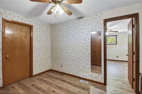 Bedroom - 301 Crosse Rd, Amherst, OH 44001 photo 6 of 8