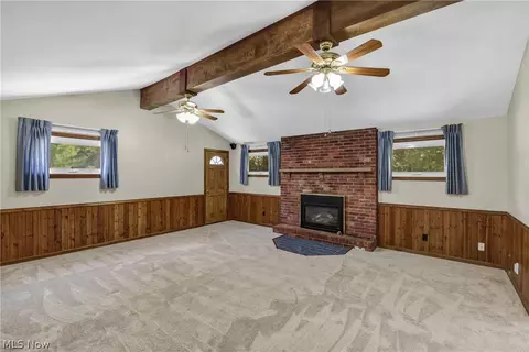 Living - 301 Crosse Rd, Amherst, OH 44001 photo 8 of 8