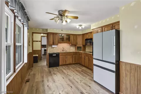 Kitchen - 301 Crosse Rd, Amherst, OH 44001 photo 3 of 3