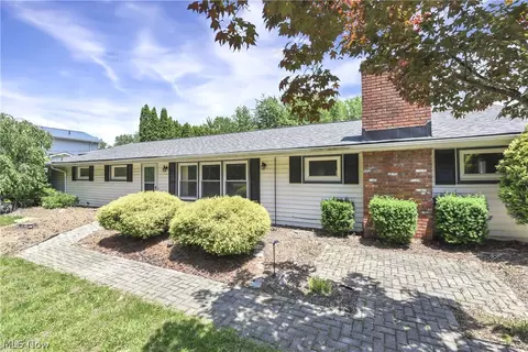 Exterior - 301 Crosse Rd, Amherst, OH 44001 photo 2 of 13