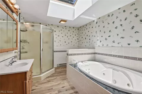 Bath - 301 Crosse Rd, Amherst, OH 44001 photo 1 of 4