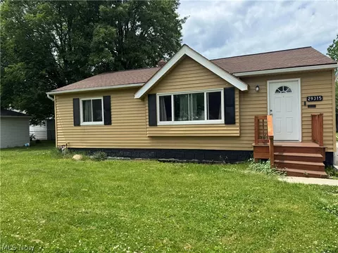 29315 Fairway Blvd, Willowick, OH 44095
