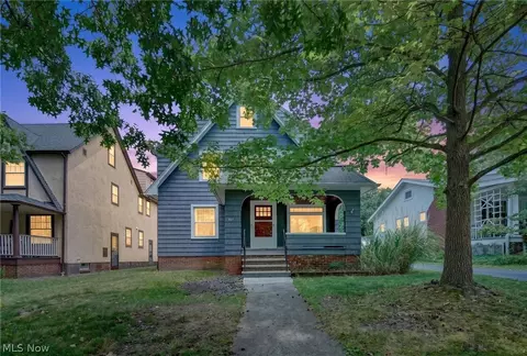 927 Englewood Rd, Cleveland Heights, OH 44121